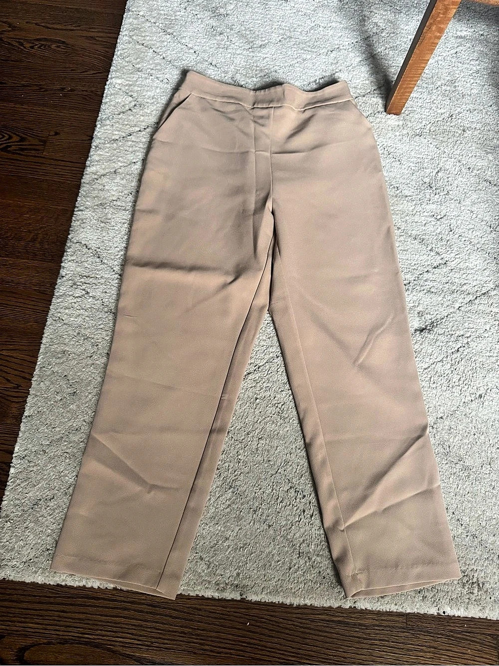 Forever 21 Straight Leg Pants in Beige Size Medium